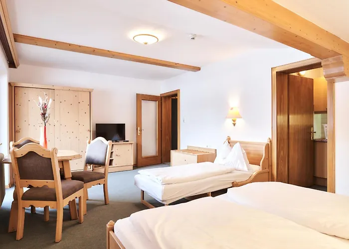 فندق Heiterwanger Hof Appartments 3*