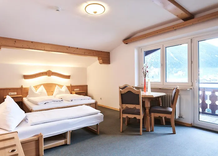 فندق Heiterwanger Hof Appartments